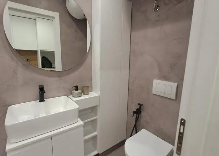 Comfy In * ティラナ